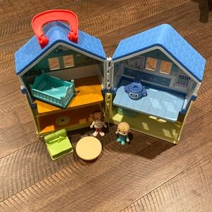 CoComelon Deluxe Family House Playset